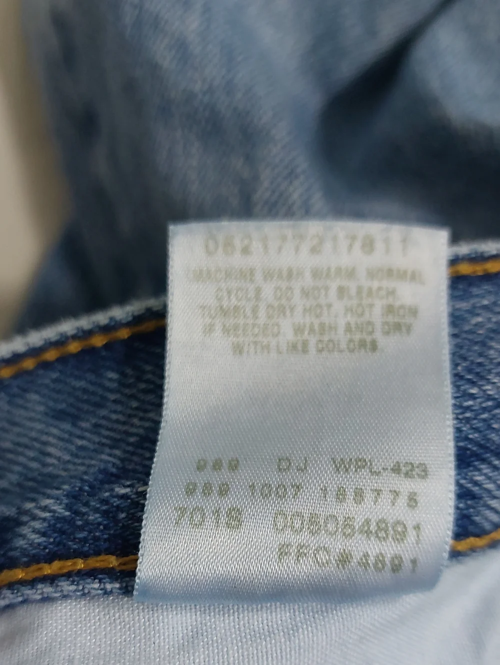 Vintage 1980's Levi's Men's Straight Leg Jeans in Light Blue Wash 38x3o